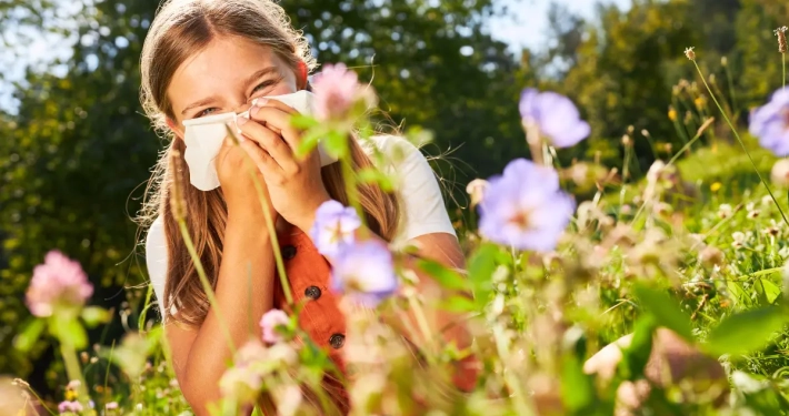 Allergia ai pollini: come aiutare i bambini a respirare meglio